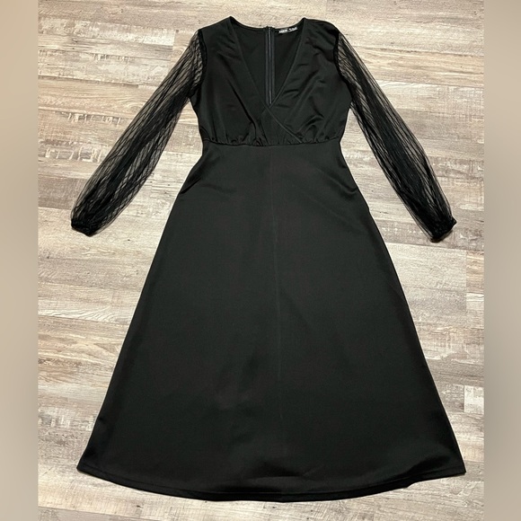 Sheer long sleeve v neck black dress - Picture 3 of 4